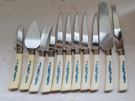 11 Vtg Corning/Corelle Cornflower SS w/Plastic Handles Knives Cutlery Cheese - £14.98 GBP