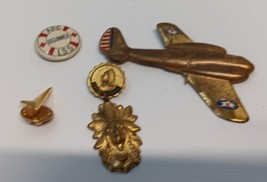 Lot of vintage buttons and badges : Haywood WI, Bomber etc. - £31.90 GBP