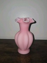 Fenton Pink Rose Satin Ruffled Melon Vase 1974 5-6” - £29.59 GBP