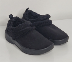 Oofos OOcoozie eeZee Womens Size 7 Black Slippers Fleece Recovery Slip On Shoes - £39.83 GBP