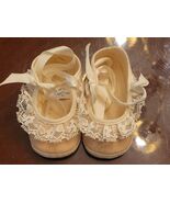 Vintage Mrs Day's Ideal Baby Shoes C 1960's With Original Box. - $7.60