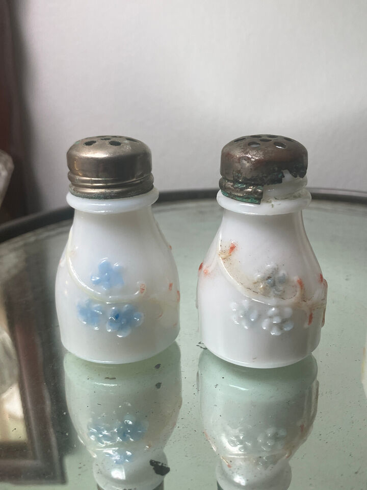 2 Pairs of Antique EAPG Forget Me Knot Peewee Tall/Short Salt & Pepper Shakers Item image 7