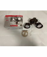Honeywell 2-Head, 2 Stage LED Pir Floodlights, 2400 Lumens-KG9 - $1,368.31 MXN