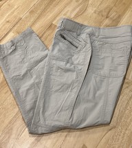 Chicos Size 0.5 Zipper Cropped Khakis - $19.79