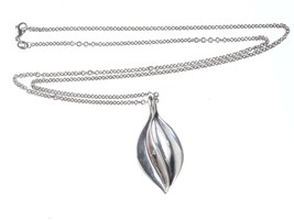 Retired James Avery Sterling leaf pendant on necklace - £224.72 GBP