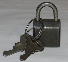 Vintage Side Opening Mini Lock &amp; 2 Keys - €8,49 EUR