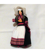 Vintage costume doll, classic European folklore costumes 9&quot; - $190.06 MXN