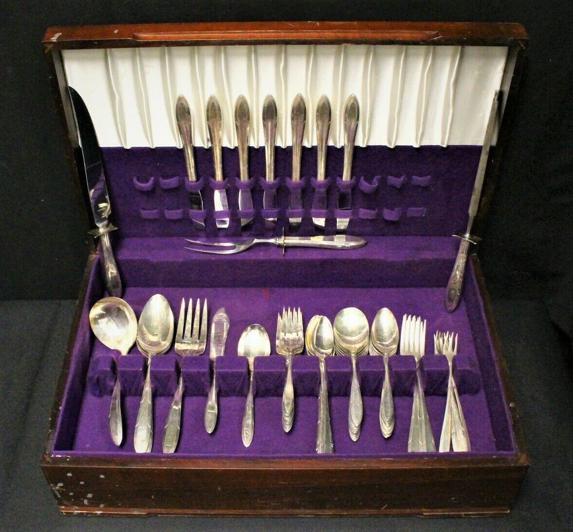 Primary image for Oneida Reverie 1937 Nobility 60-Piece Silverplate Flatware & Carver Set in Chest