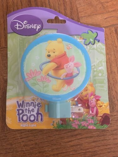 Disney Winnie The Pooh Nightlight-BRAND NEW-SHIPS SAME BUSINESS DAY - $14.21
