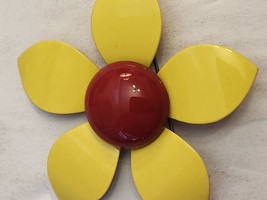 Yellow Pedals And Red Center Broach - £7.24 GBP