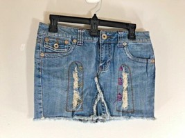 Arizona Womens Sz 7 Juniors Jean Denim Mini Skirt distressed embroidery - £8.42 GBP