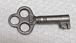 Antique Metal Keys Miniature 1 1/2Inch Dark Metal Steampunk Q - $12.38