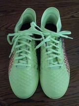 Puma Men's Future Play Turf Training 104337-01 Soccer Shoe, Neon Green Size 7 - $25.00