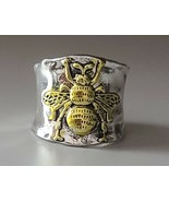 Handcrafted ~ Women&#39;s Size 10 ~ Two Tone ~ Honey Bee ~ Wide Band Ring - $285.35 MXN