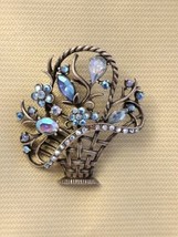 Beautiful basket w/ Flowers of blue Rhinestone Round/Marquis 2&#39;x2&#39; Brooch Pin - £23.85 GBP