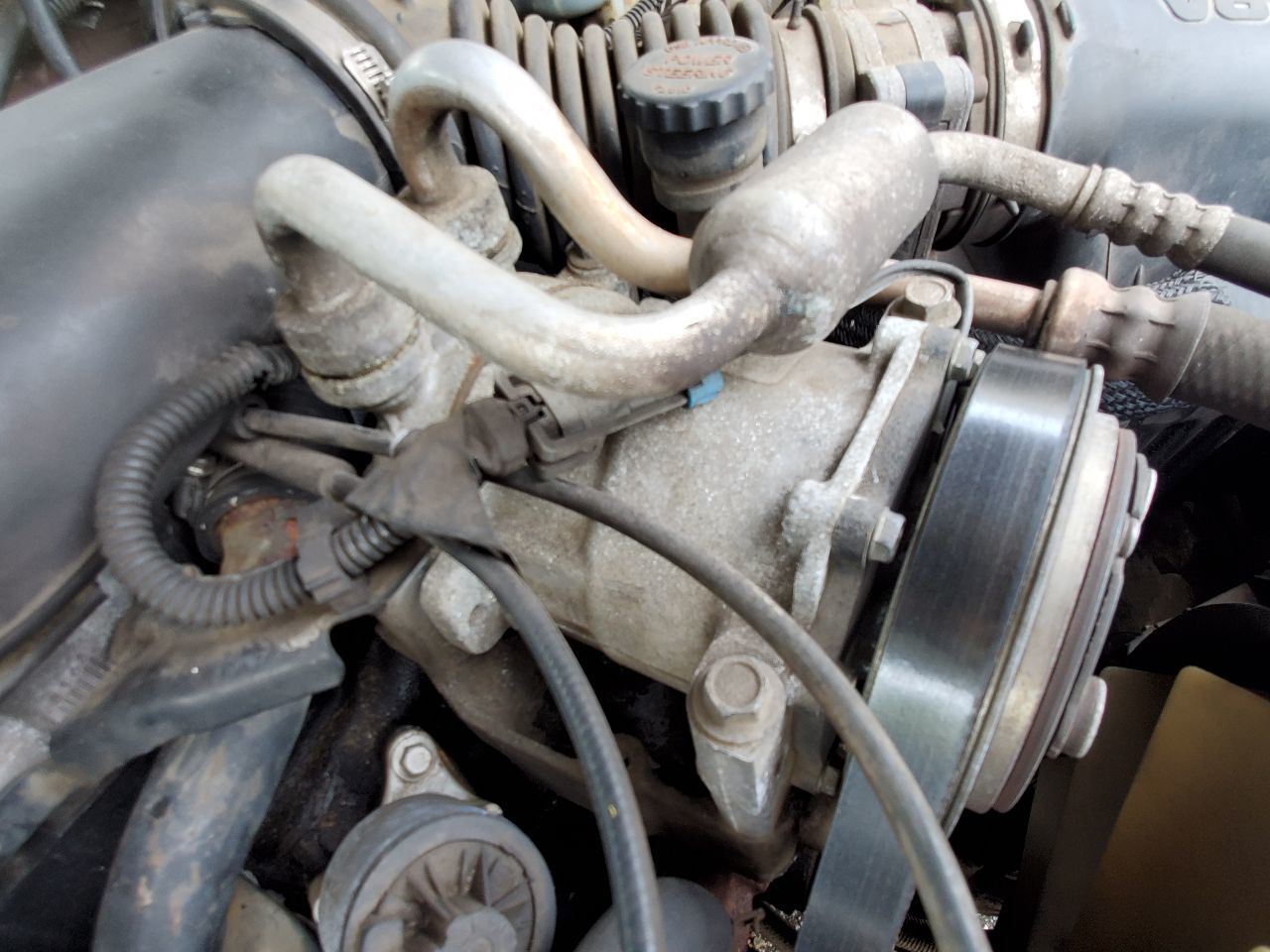 1998 Chevrolet Blazer S10 OEM AC Compressor Without Option ZN4 - $142.31