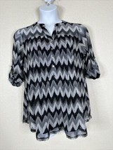 NWT Cocomo Womens Plus Size 1X Gray Zig-Zag Mesh Pleated V-neck Top Elbow Sleeve - $29.69