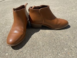 Kids Old Navy Brown Ankle Boots Sz 1Y - £11.28 GBP