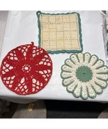 Crocheted, handmade, double sided potholders vintage Lot Of 3 - $255.46 MXN