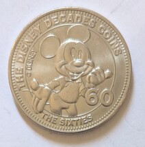 The Disney Decades Coins The Sixties 1968 Piglet - $162.86 MXN