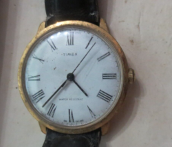 Vintage 1979 Timex Marlin men&#39;s Wristwatch Manual Wind Goldtone Roman Numerals - £29.12 GBP