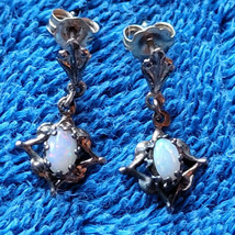 Vintage &quot;Gold Tone&quot; Earrings 14k Backs &quot;Opal Stones&quot; Beautiful Classy - £31.45 GBP