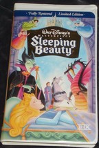 Sleeping Beauty - Walt Disney Classic - Gently Used VHS Clamshell - Family Video - £6.18 GBP