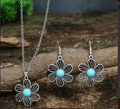 Turquoise daisy flower pendant earring set - $14.85