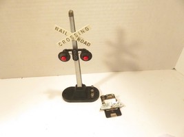 LIONEL TRAINS POST-WAR 154 HIGHWAY FLASHER SIGNAL WORKS GOOD -W/PLATE- E... - $23.70