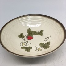 Metlox Poppytrail California Strawberry Server Vegetable Bowl 9&quot; - Tiny Chip - £7.72 GBP