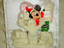 Snowbabies Look What We Have For Mickey   Guest Collection  2005 - $29.49