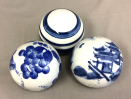 Vintage Porcelain Carpet Ball Lot of 3 Cobalt Blue &amp; White Chinoiserie C... - £16.88 GBP