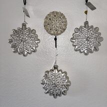 (3) RAZ Imports~4.75&quot; Glittered Snowflake Ornament - €10,30 EUR