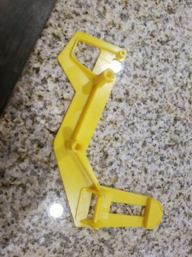 MOUSE TRAP GAME 1963 by Ideal Replacement Parts Pieces- base b - $5.93