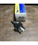 Freightliner FLD Cole Hersee CH 59024-15 3-Position Toggle Switch NEW!!! - $343.64 MXN