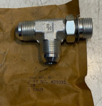 Parker 429335 Hydraulic Tee Adapter Fitting 22mm Thread 12mm ID - $26.39