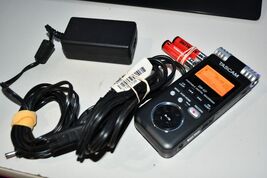 Tascam DR-07 Stereo Handheld Digital Audio Recorder w/ Cords And 2GB SD ... - $1,250.22 MXN