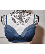 Victoria&#39;s Secret Size Medium Aqua No Wire Lace Bralette Bra - $16.82
