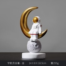 Astronaut Sculpture Decoration Creative Resin Desktop Decoration Crafts 01 CN - £33.22 GBP