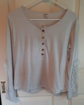 K Xuan Henley Top Womens S or M? Light Beige Lace Accent on Long Sleeves - £7.73 GBP