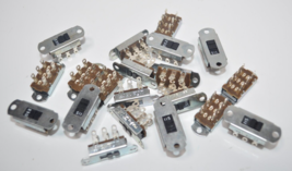 Certified Open Box

Lot of 20 NOS UID AMF AC 115V-230V 6 Terminal DPDT V... - $343.61 MXN