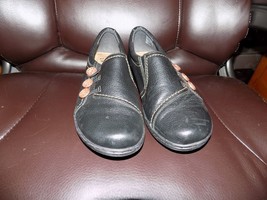Clarks Collection Soft Cushion Leather Black, W/Buttons Shoes Size 9M Women&#39;s - £20.47 GBP