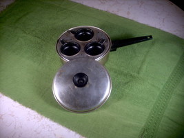 Vtg Century Aluminum Ware 3 Cup Egg Poaching Pan Lid &amp; Cup Holder Non Stick Cups - £31.97 GBP