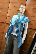 FELTED WOOL TRIM TRIANGLE GAUZE SCARF BLUE HANDMADE IN EUROPE GIFT FOR W... - £65.35 GBP