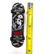 Vintage Tech Deck Fingerboard World Industries Skeleton Toy - $746.38 MXN
