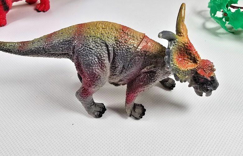 Dinosaur Toy Lot of 9 Figures with 6 Trees Plastic Prehistoric Play Set Jungle Item image 6