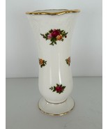 VINTAGE 1962 ROYAL ALBERT BONE CHINA OLD COUNTRY ROSES VASE 5 1/2 INCHES - $456.16 MXN
