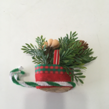 Vintage Christmas winter holiday small woven basket pipe cleaner sleigh - $359.00 MXN