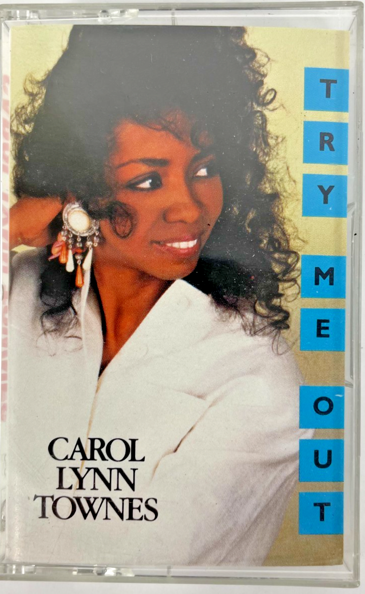 Carol Lynn Townes Disposable World You Keep Running Back Try Me Out #Cas... - $9.89