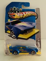 Hot Wheels City Mad Manga Car Figure (26/250) *Blue, Yellow and Pink Version* - £15.14 GBP
